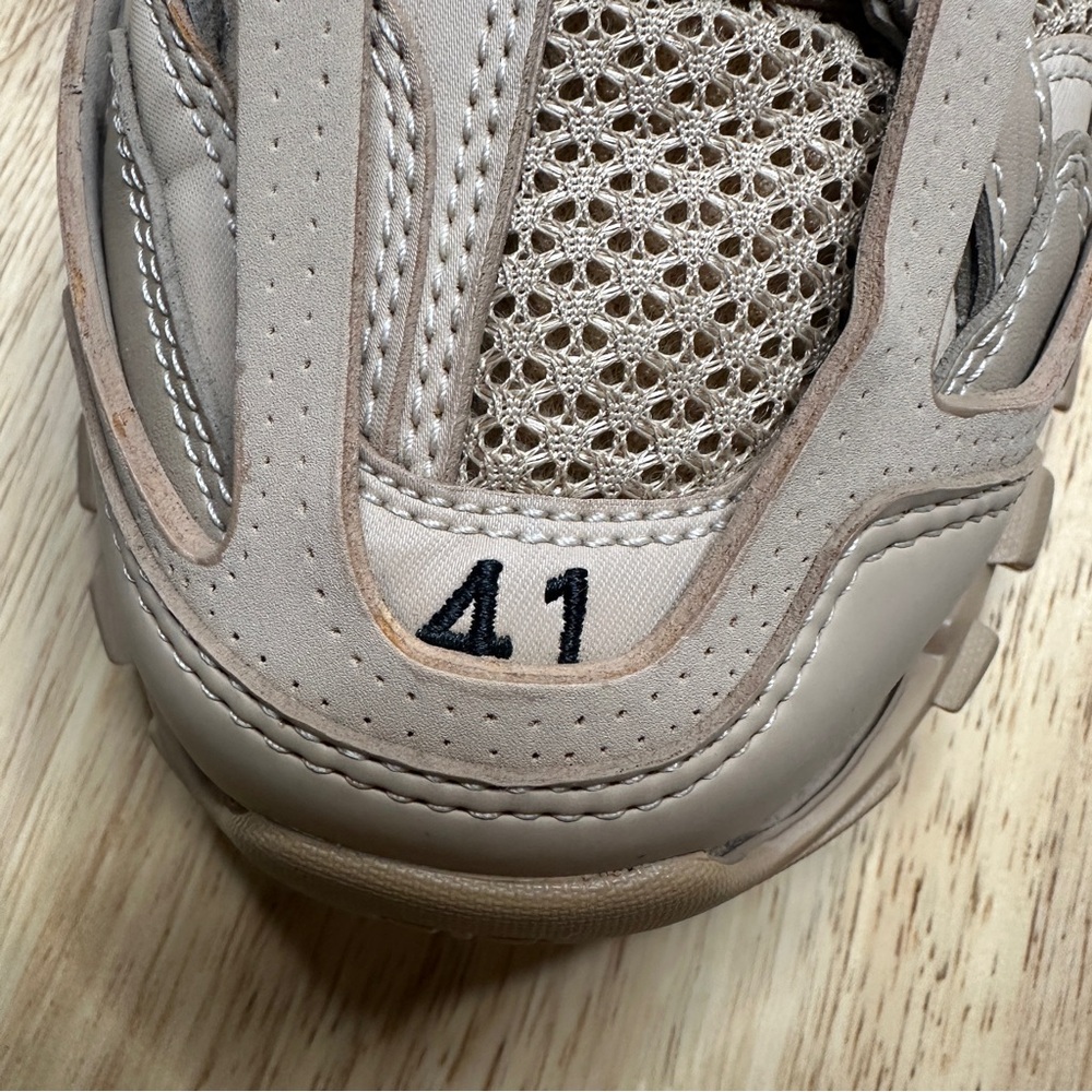 Balenciaga Beige Sneakers - Picture 7 of 12